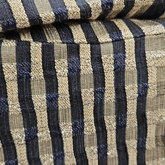 Beautiful ARMANI COLLEZIONI Zippered Blazer - Picture 3 of 12